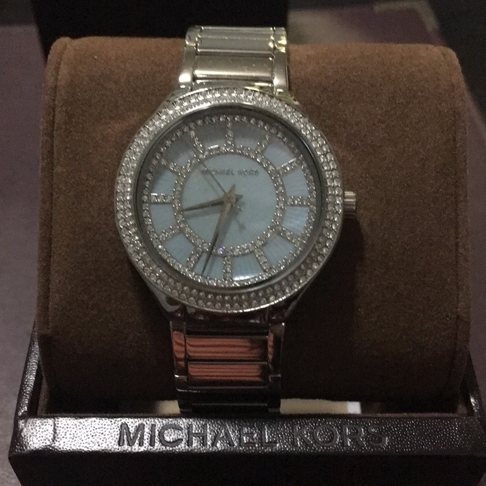 Michael Kors Kerry Crystal StainlessSteel Bracelet